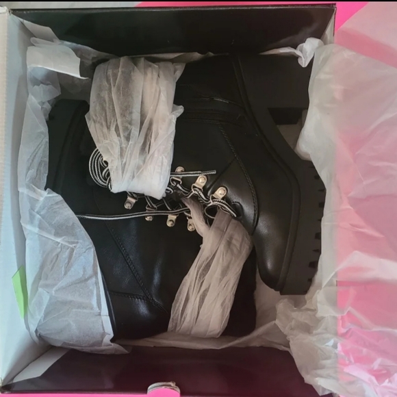 Torrid fur hiking boots size 10w - Picture 4 of 6